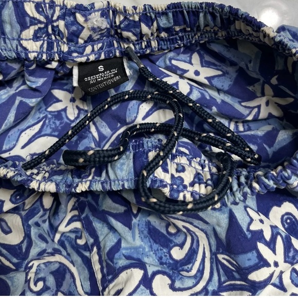 Patagonia super cute floral design Baggies - Picture 2 of 3